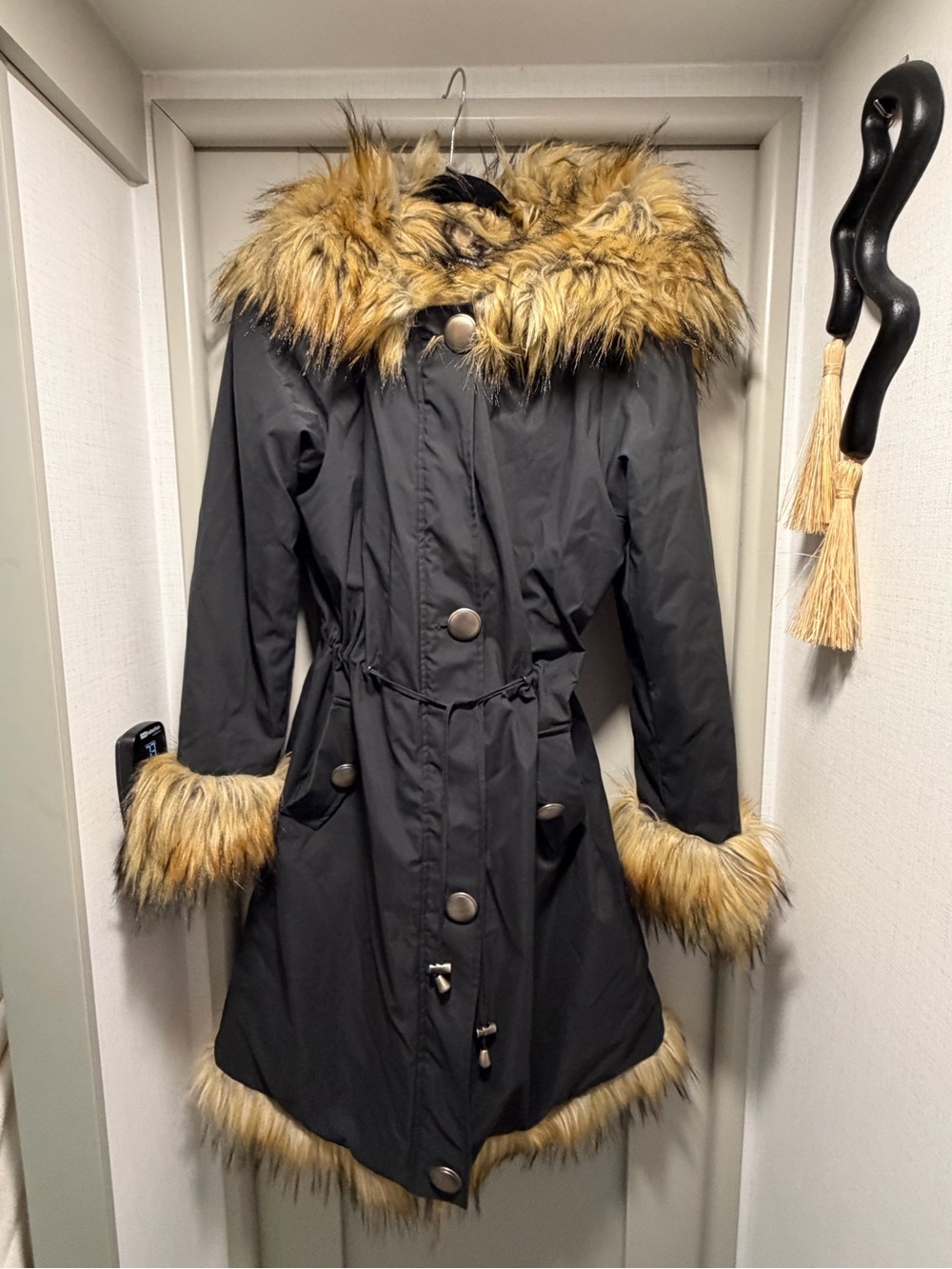 Fabulous Furs Donna Saylers Black Parka Coat with Faux Fur Trim - Women